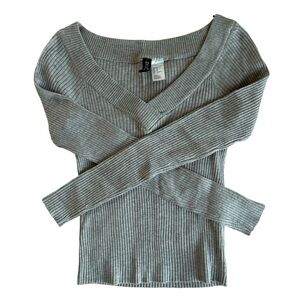 H&M Divided V-Neck Cropped Ribbed Sweater